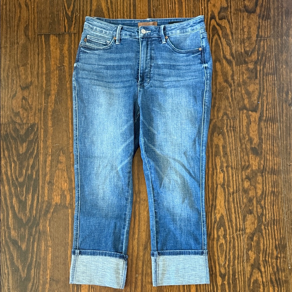 Judy Blue Mid-Wash Cropped Jeans